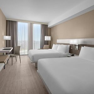 Queen Room Two Queen Beds Hearing Accessible